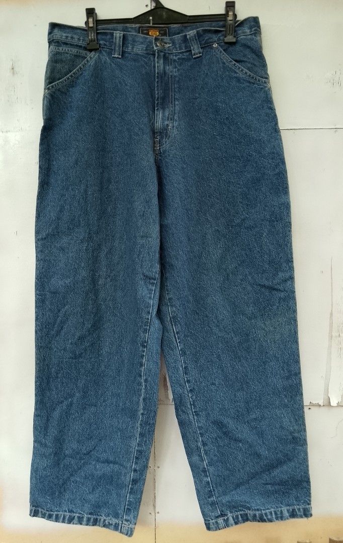 Route 66 Carpenter Jeans Blue Size 36x30 (Category: Jeans) located in Bantayan. Submitted by markjimenez1975557 (Listing ID 1470075553, Image 2). Description: Carpenter pants Excellent Waist 36-38 Length 41 Leg open 9.5 No issue - Brand: Route 66 Original Clothing Company - Style: Classic relaxed fit carpenter jeans / workwear - Color/Wash: Medium wash blue denim - Material: 100% cotton for durability and comfort - Size: 36" waist x 30" inseam - 