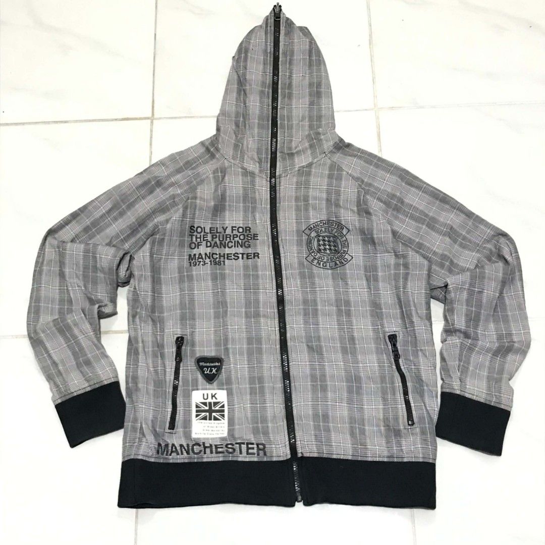 ROYAL CRAFT REVERSIBLE FULL ZIP HOODIE JACKET MEDIUM (Category: Coats, Jackets and Outerwear) located in Cavite. Submitted by justthrift06 (Listing ID 1470036913, Image 2). Description: DIMENSION 21X27 GOOD CONDITION SHIPPING NATIONWIDE.