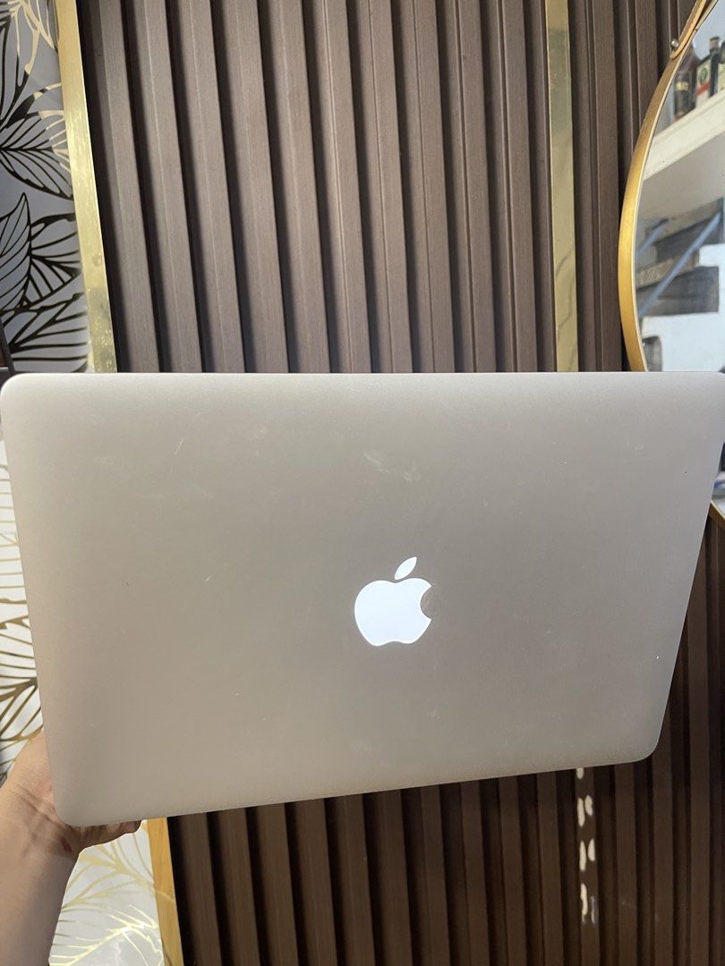Rush sale MACBOOK AIR (Category: Laptops & Notebooks) located in Manila. Submitted by oddgem_676fe6 (Listing ID 1470095510, Image 2). Description: .