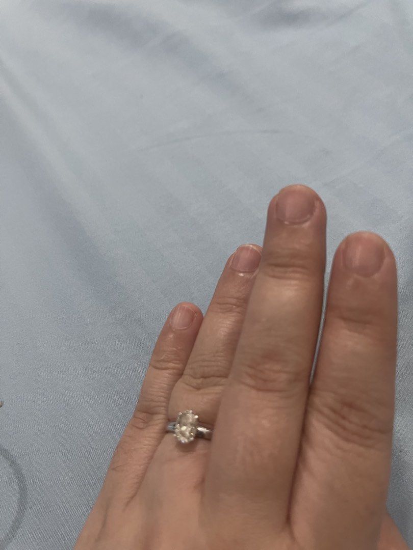 S925 WG Oval Lab grown Diamond Solitaire Ring (Category: Rings) located in Quezon City. Submitted by hellopatchi (Listing ID 1469852562, Image 3). Description: Size 7.5 with IGI certificate 1ct VS1 DEF.
