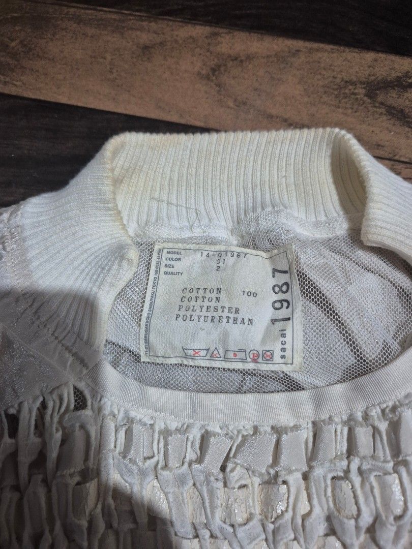 Sacai Sleeveless (Category: Luxury Apparel) located in Tacloban City. Submitted by pascore (Listing ID 1470089020, Image 2). Description: no issue .