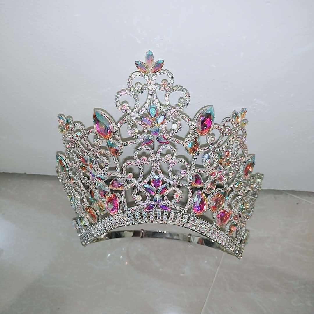 SALE😍 ELEGANT PAGEANT CROWN 👑 (Category: Precious Stones) located in Manila. Submitted by barbieshoppe07 (Listing ID 1470041286, Image 1). Description: Sale na po ito. Malaking crown po ito. adjustable pa. Buy nyo n po agad ito. 🔥sale price na po, wala na po sa original price. kaya sulitin nyo na po pagbili para isahang shipping nlang po. pls check my other item posted. marami po magaganda at Mura! 😍 ☑️ACTUAL ITEM POSTED ☑️What you see is wha