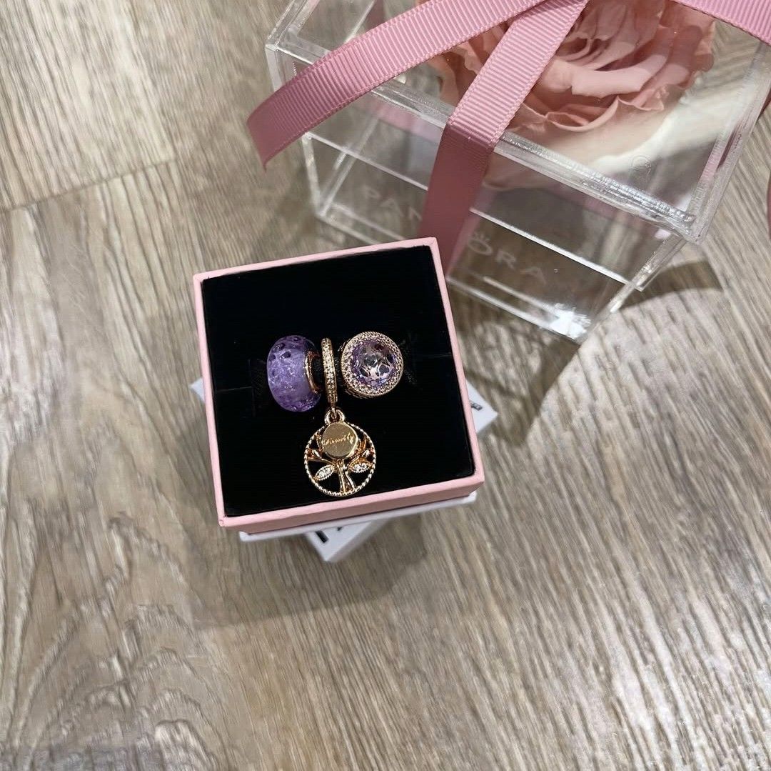 SALE❗Pandora Charm Set (Category: Charms) located in Manila. Submitted by badaloves_u (Listing ID 1469980370, Image 1). Description: - 💯 Authentic Pandora with Authenticity ALE marks - FREE Box and Paper bag 🛍️ - ✨ FREE Cleaning to any Pandora Store 🛵 LALAMOVE courier for same day delivery 🚚 J&T provincial courier.