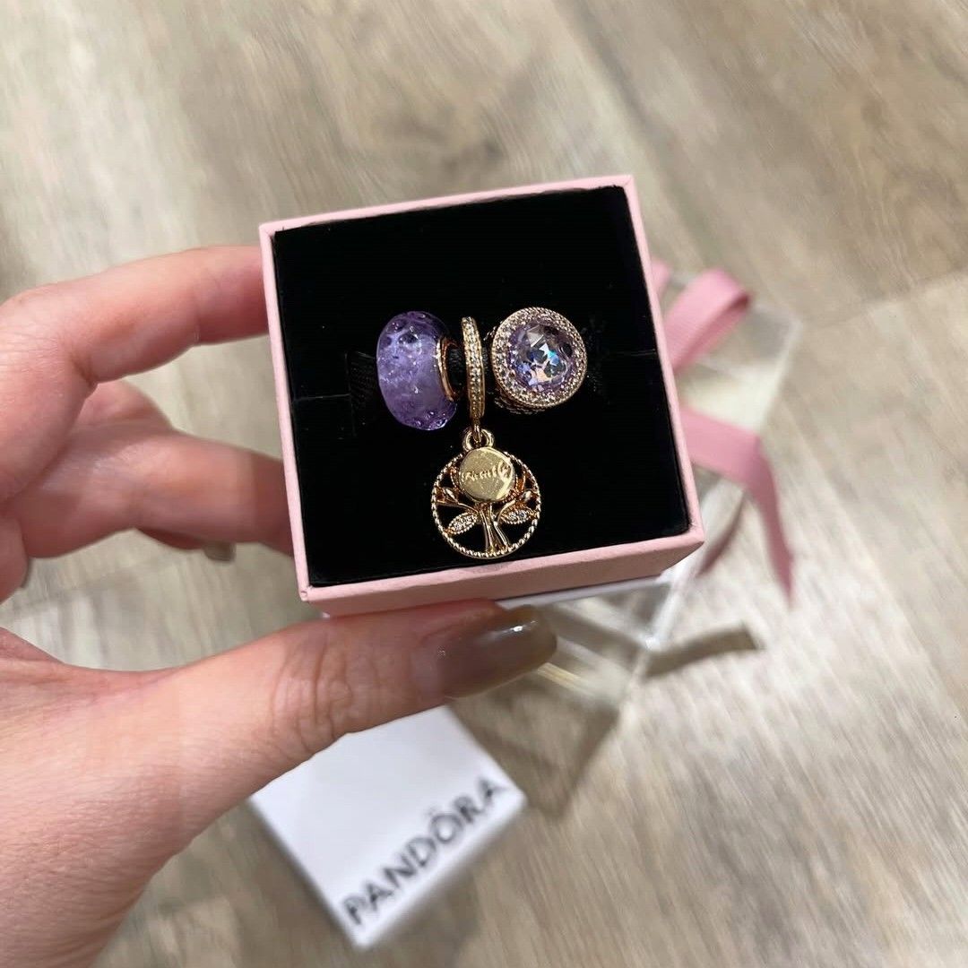 SALE❗Pandora Charm Set (Category: Charms) located in Manila. Submitted by badaloves_u (Listing ID 1469980370, Image 2). Description: - 💯 Authentic Pandora with Authenticity ALE marks - FREE Box and Paper bag 🛍️ - ✨ FREE Cleaning to any Pandora Store 🛵 LALAMOVE courier for same day delivery 🚚 J&T provincial courier.