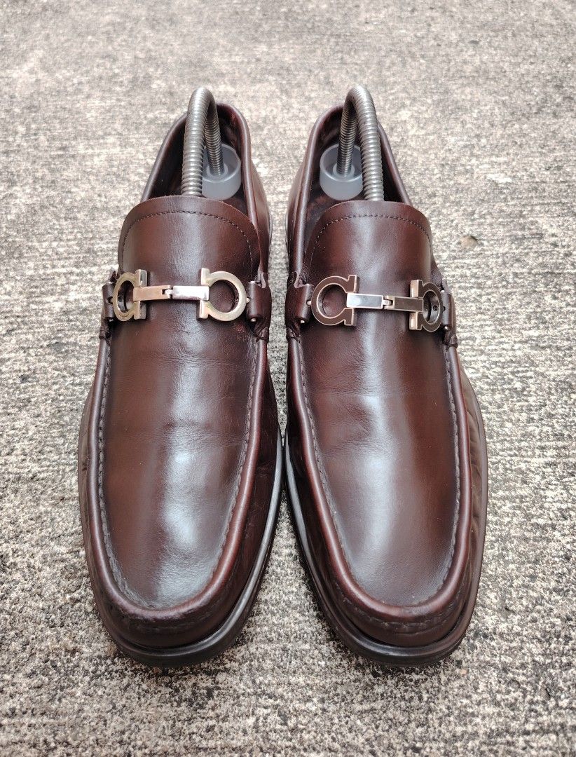 Salvatore Ferragamo Brown Loafers (Category: Casual Shoes) located in Dumaguete. Submitted by elegant.soles (Listing ID 1470009550, Image 2). Description: 100%Authentic. Best fit 7.5US. Narorotate ang buckle niya pwdeng brown or silver. Can ship nationwide..