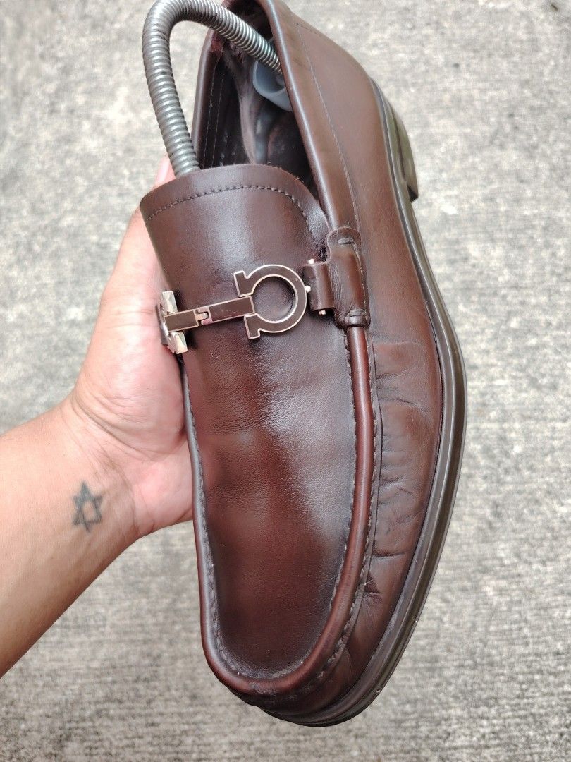 Salvatore Ferragamo Brown Loafers (Category: Casual Shoes) located in Dumaguete. Submitted by elegant.soles (Listing ID 1470009550, Image 3). Description: 100%Authentic. Best fit 7.5US. Narorotate ang buckle niya pwdeng brown or silver. Can ship nationwide..