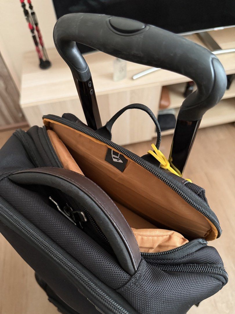 Samsonite Backpack (Category: Backpacks) located in Singapore. Submitted by sanjeewv (Listing ID 1469971372, Image 3). Description: Selling my Backpack with easy 15 inches laptop and Tab slots with many extra pockets. Looked after well and it is in great condition .