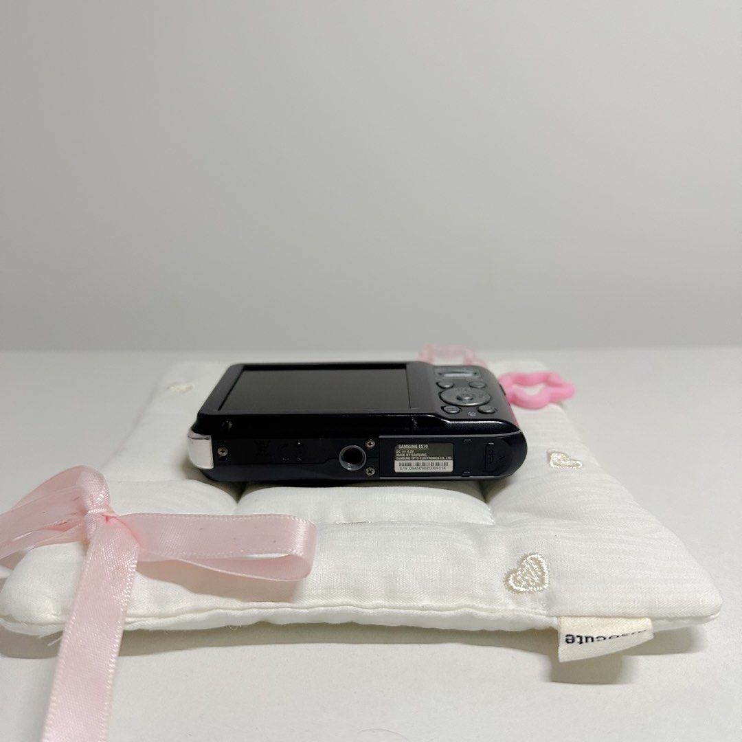 Samsung ES70 12.2 Mega Pixels Digicam/Digital Camera (Category: Cameras) located in Magalang. Submitted by nitch.digicams (Listing ID 1470070902, Image 3). Description: SAMSUNG ES70 NO ISSUES❕ 12 megapixels CCD sensor 5x optical zoom Body cosmetics: 8.5/10 𝙞𝙣𝙘𝙡𝙪𝙨𝙞𝙤𝙣𝙨 : unit, battery, memory card, charger and handstrap shipping nationwide LOC: pampanga MOD: j&t MOP: gcash/bpi — Dm to order 🛒 -͙˚ ༘✶ Seller’s note: - All digicams are seco