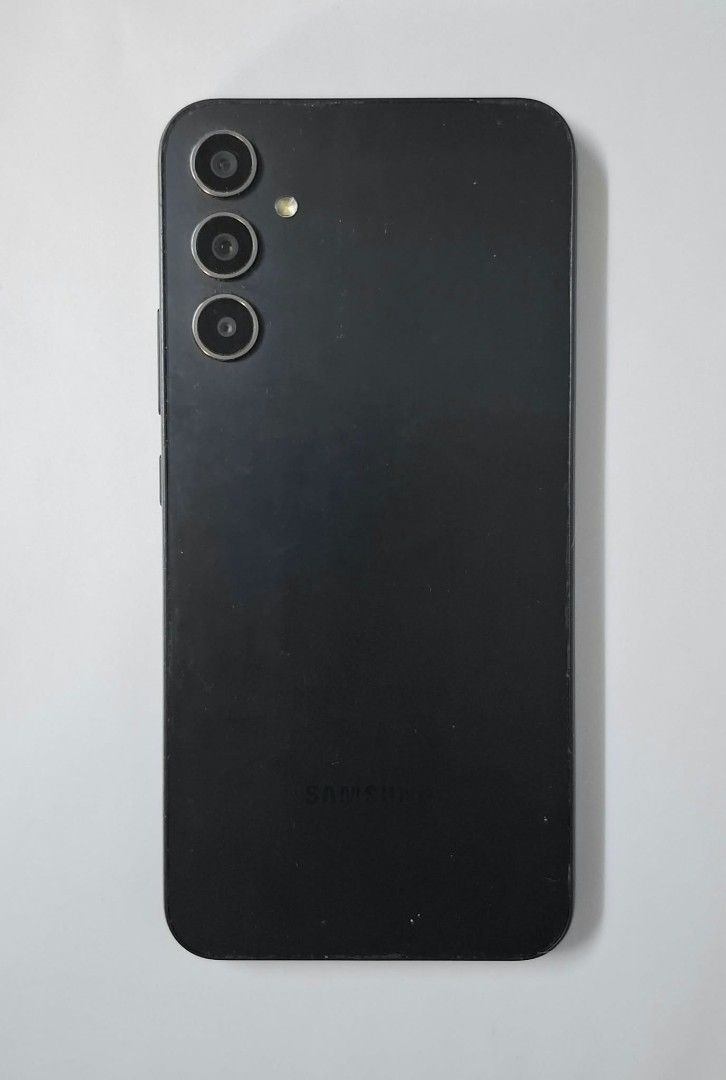 SAMSUNG GALAXY A34 5G (Category: Samsung) located in Pasig City. Submitted by jjjshoppe (Listing ID 1470129637, Image 3). Description: Samsung A34 5G RAM: 8GB Storage: 128GB SIM1: Smart lock SIM2: Open line Condition: in good working condition, all working, no amoled burn and no repair history Others: unit only, tempered glass installed.