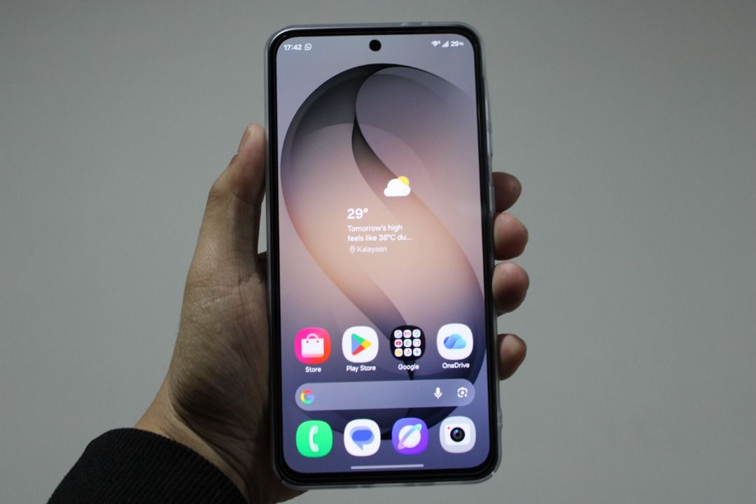 Samsung Galaxy A36 5G (Category: Samsung) located in Manila. Submitted by iammisterpotatooo (Listing ID 1470050449, Image 1). Description: Samsung Galaxy A36 5G 6/128gb Awesome Black US Variant Openline, anysim card will do. With privacy tempered glass installed. No issues Unit and case only P8,000.00 down from P9,000. Slightly negotiable. No trades, sale only. Meetup at Angono or Pasig Lalamove or LBC is also available..