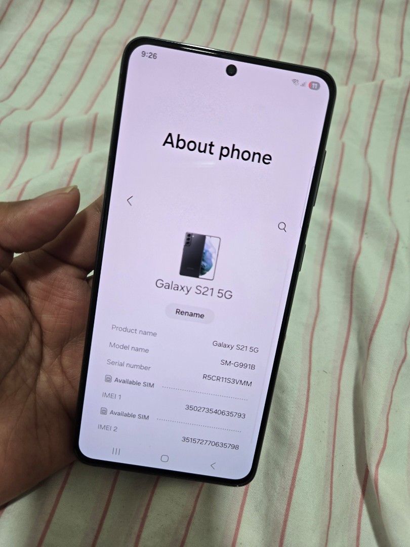 SAMSUNG S21 5G (Category: Samsung) located in Pasig City. Submitted by nhin04 (Listing ID 1470088078, Image 3). Description: UNIT ONLY - Brand/Model: Samsung Galaxy S21 5G - Storage: 128GB - Condition: Good, well-maintained, and fully functional - Features: 5G ready, bright display, smooth multitasking - Meetup Locations: Robinsons Galleria, SM Megamall, Ayala Malls Vermosa, SM City Molino.