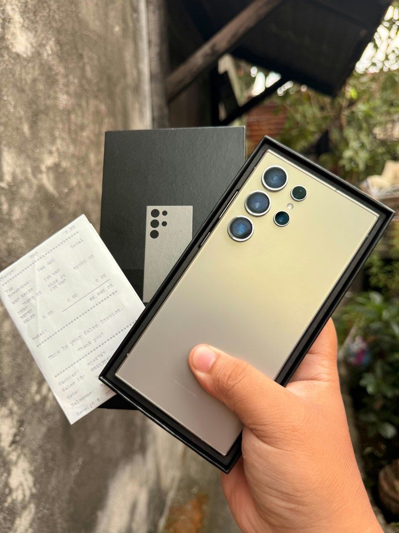 SAMSUNG S24 ULTRA 256 | COMPLETE (Category: Samsung) located in Caloocan City. Submitted by bonsbons (Listing ID 1469949269, Image 1). Description: Fix price, non negotiable. Samsung S24 Ultra 256Gb •Local purchased & Openline •No repair history check all you want •With original box & cable •Tempered glass installed 📍South caloocan area.