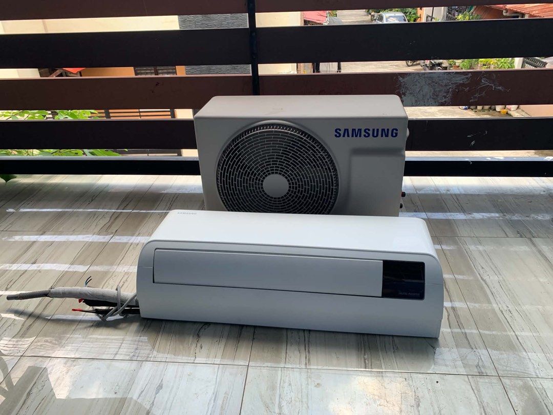Samsung Split Type Inverter Air Conditioner (Category: Air Conditioning and Heating) located in Manila. Submitted by celine.sandrino09 (Listing ID 1470072270, Image 1). Description: Original price : 37k Bihira lang nagamit. 100% prang new pa. Swerte makakuha. With free bracket pa. Price is negotiable. For pick up..