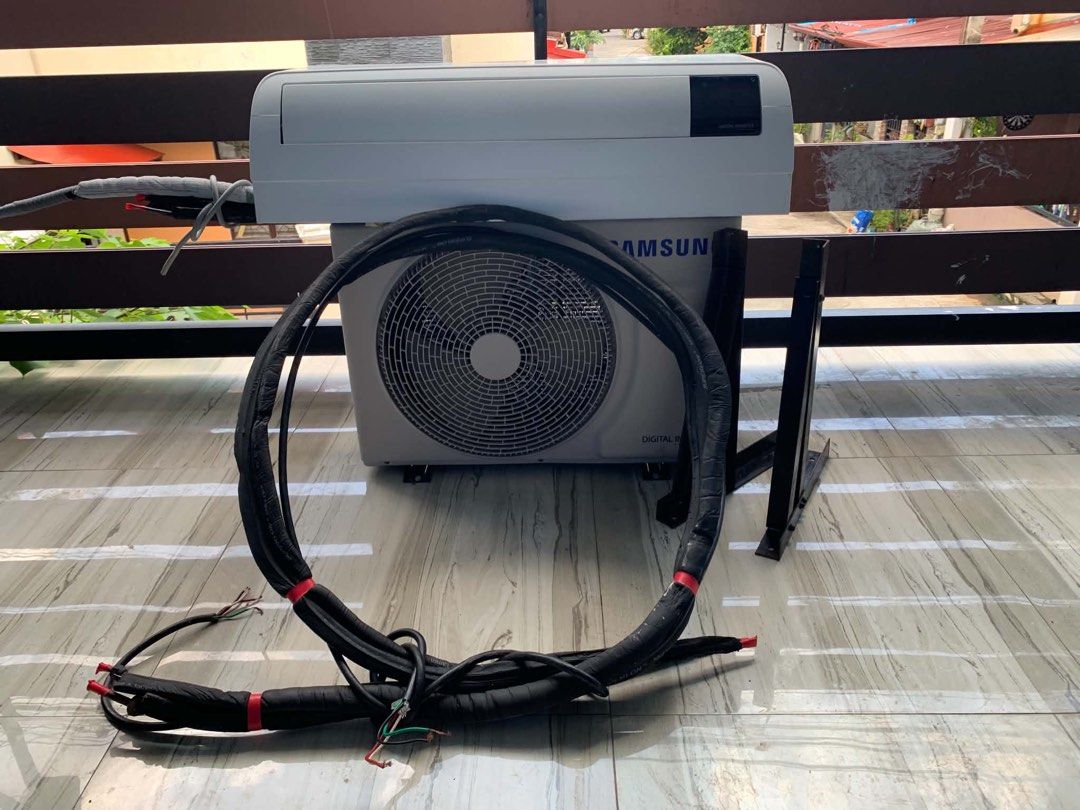 Samsung Split Type Inverter Air Conditioner (Category: Air Conditioning and Heating) located in Manila. Submitted by celine.sandrino09 (Listing ID 1470072270, Image 2). Description: Original price : 37k Bihira lang nagamit. 100% prang new pa. Swerte makakuha. With free bracket pa. Price is negotiable. For pick up..