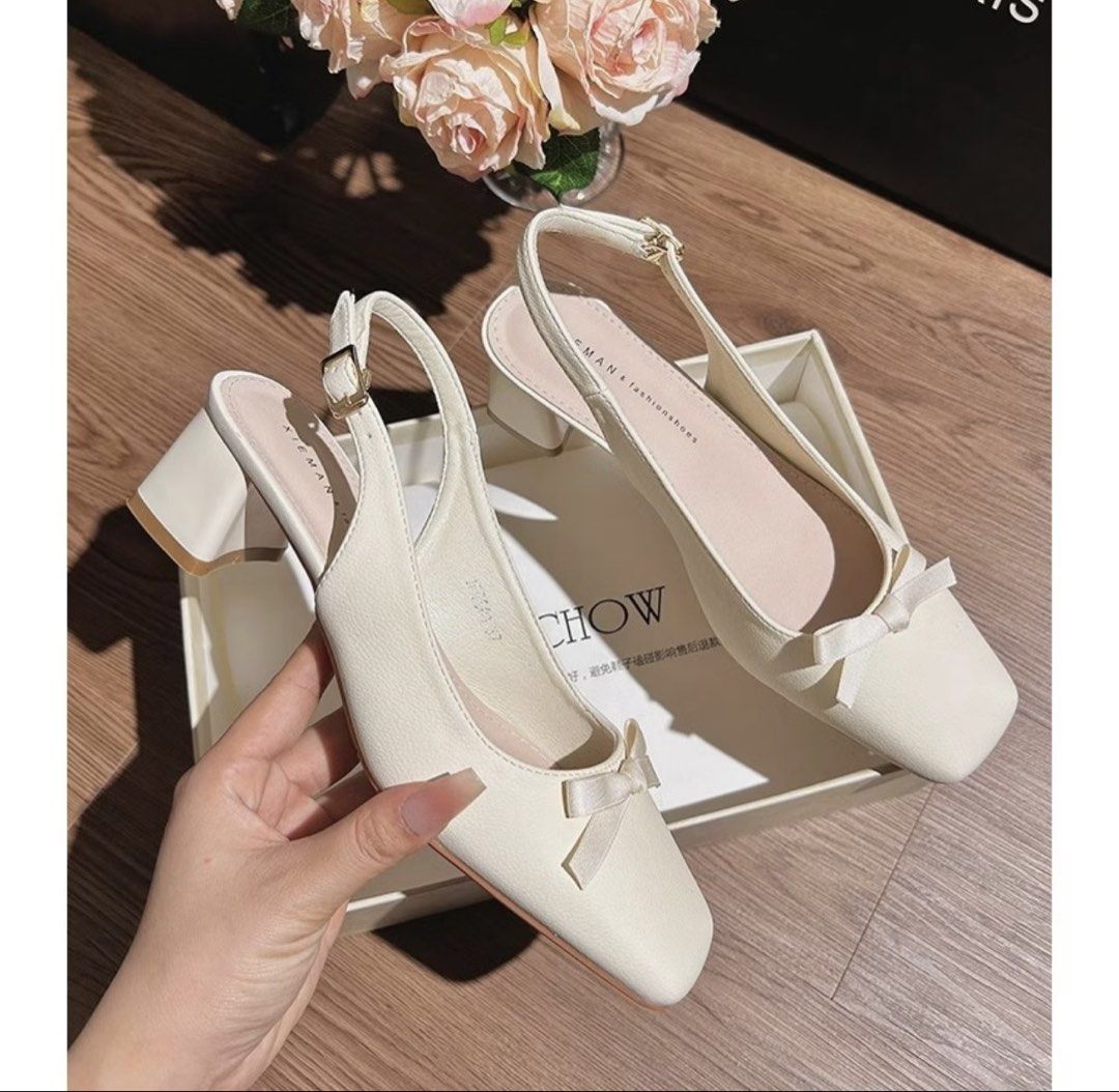 Sandals with square toe (Category: Shoe inserts) located in Mandaluyong City. Submitted by dclutter.corner (Listing ID 1470130483, Image 2). Description: Never been used. Masikip dor my malapad na paa. Bought in orange app at ₱264.