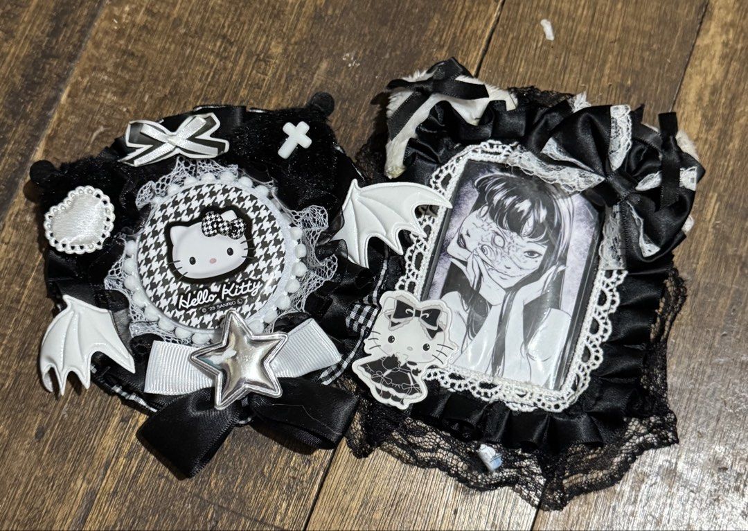 Sanrio Hello Kitty Oshikatsu Accessories ! (Category: Art & Prints) located in Manila. Submitted by nickelsodium111 (Listing ID 1469999901, Image 1). Description: rfs :; no longer needed + decluttering !!! open to negotiations ( ;´ - `;) ✧ prices :; 1. [RIGHT] Sanrio Hello Kitty photocard holder with keychain = 300 ₱ 2. [LEFT] Pin holder = 120 ₱ ✎ ⊹ NOTES :; - customer provides sf - mop GCASH only.