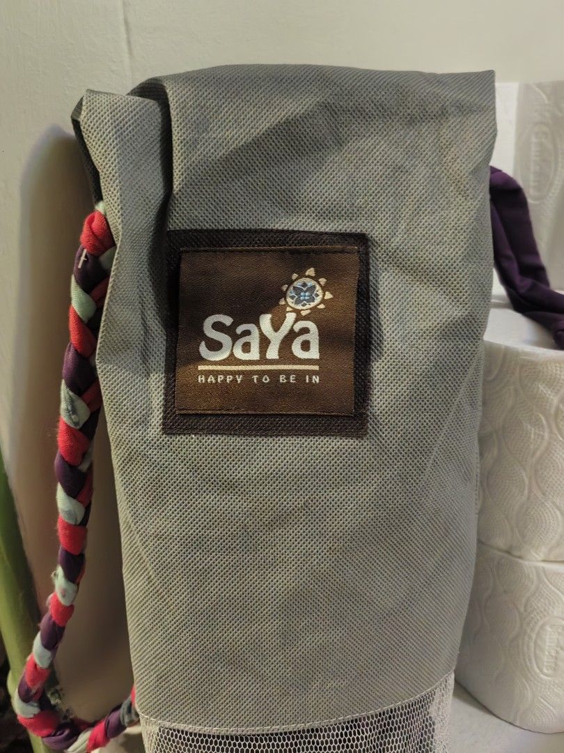 Saya Baby Carrier (Category: Tote Bags) located in Paranaque City. Submitted by gingerthecat1111 (Listing ID 1470124728, Image 1). Description: - Brand: Saya - Colo: Dark Grey - size small .