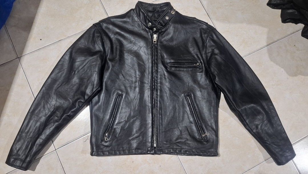 SCHOTT 141 CAFE RACER (Category: Coats, Jackets and Outerwear) located in Baguio. Submitted by thriftrot (Listing ID 1469965463, Image 3). Description: Schott cafe racer in very good condition missing fur liner no issue size 40/medium L24 neckline to hem w22 pit to pit sleeve 23.5 shoulder 19 loc. baguio add shipping fee 65,000 pesos todays srp selling for a steal price.