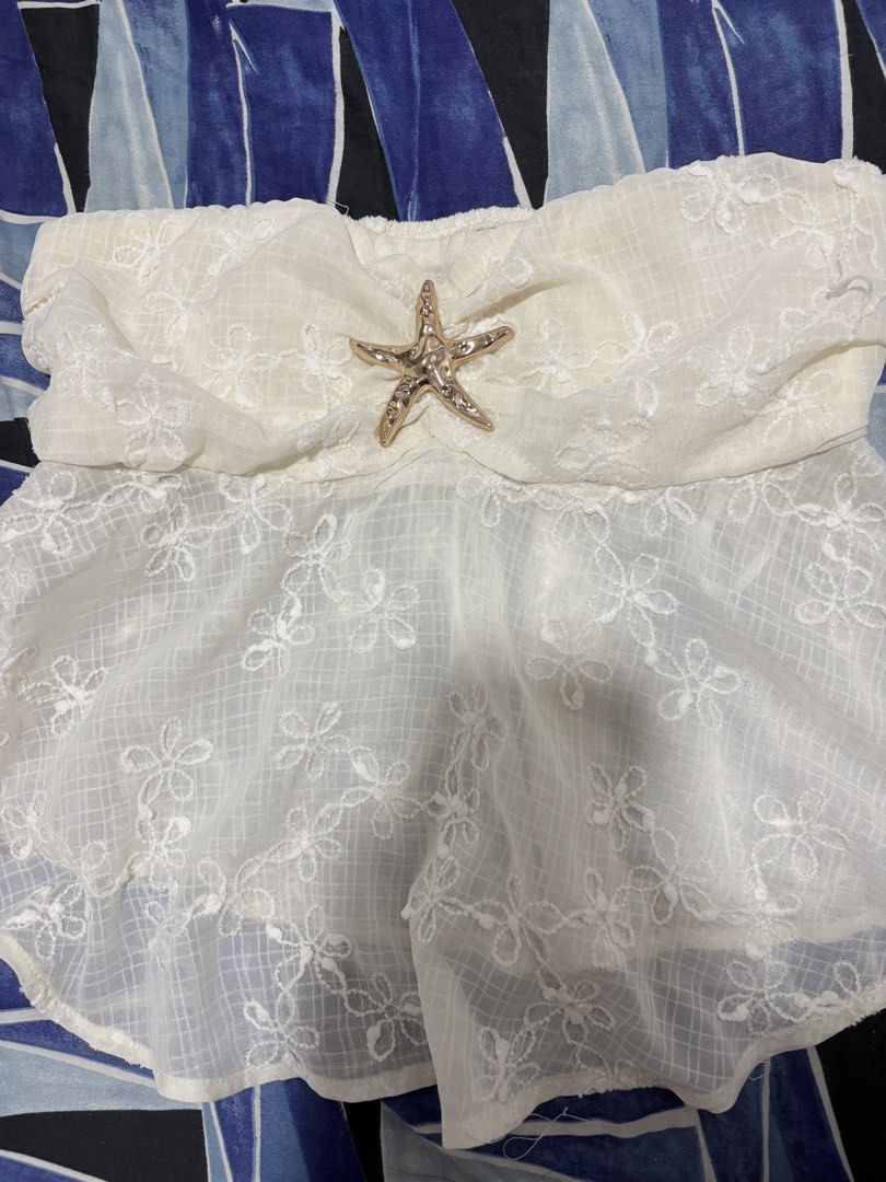 Seashell Tropical Beach Flowy Top (Category: Sleeveless) located in Pasay City. Submitted by iancriel (Listing ID 1470060193, Image 1). Description: - bought this for a trip but never used - mop: gcash / bdo - mod: lalamove.