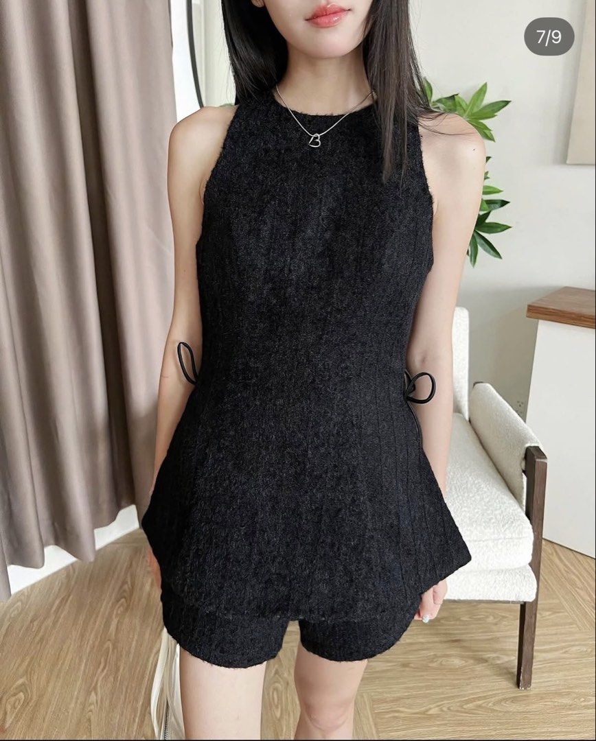 Secodee Vietnam Black Sleeveless Top (Category: Sleeveless) located in Marikina City. Submitted by pial21 (Listing ID 1470003922, Image 1). Description: Secodee Vietnam Black Sleeveless Top Size Small Bought in HCM, Vietnam Never used since it didn't fit me .
