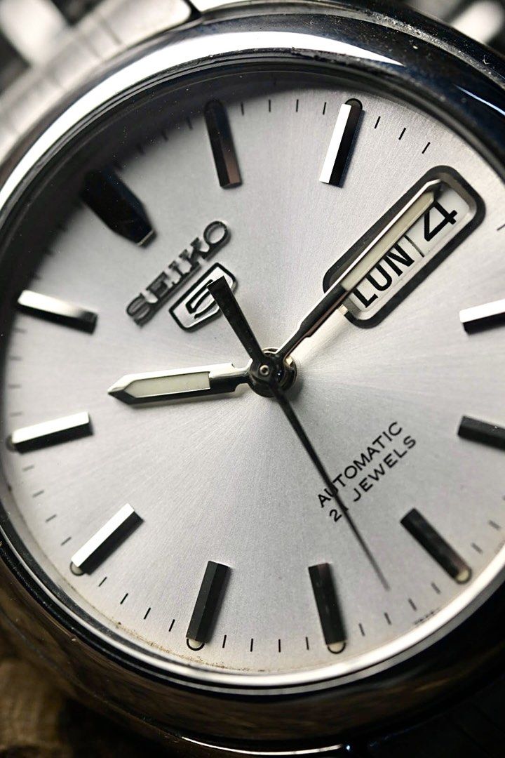 Seiko 5 Automatic (SNK355K1) (Category: Men's Watches) located in Manila. Submitted by spndr2 (Listing ID 1469987448, Image 2). Description: Seiko 5 Automatic (SNK355K1) Known among enthusiast circles as a “sleeper hit” or a budget alternative to classic luxury dress watches, this timepiece balances an elegant aesthetic with daily reliability. Condition: 9/10 Case size: 37mm Thickness: 11mm Lug to lug: 43mm Lug width: 18mm Power reserve: 40 hours