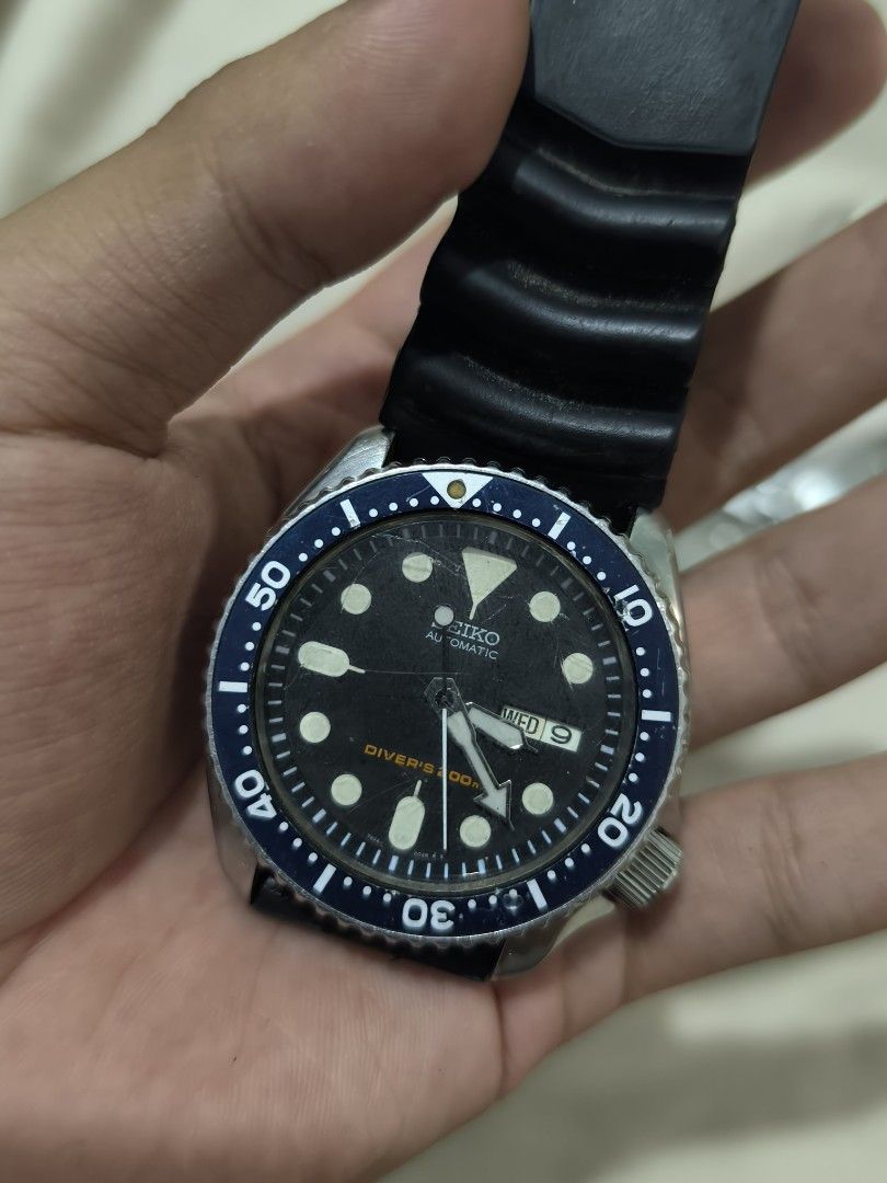 Seiko diver watch skx007 (Category: Men's Watches) located in Iriga City. Submitted by chris569 (Listing ID 1470049178, Image 2). Description: Seiko diver skx007 Working All orig head except new crown Issue: scratches/dents and inaccurate timekeeping selling for 2800 as is.