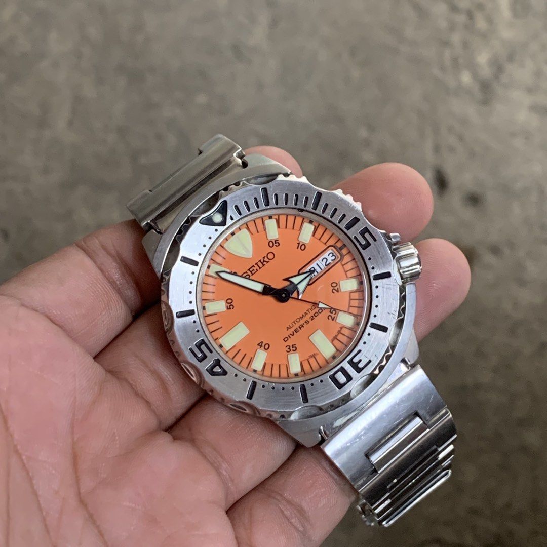 Seiko Divers Monster Orange Gen 1 (Category: Men's Watches) located in Antipolo. Submitted by redwatchmnl (Listing ID 1469984683, Image 2). Description: Forsale (SKXA37/SKXA45) Seiko Diver’s Monster Gen 1 L3 Orange Ponkan edition Automatic 7s26 caliber 200meters Daydate Complication Uni-directional rotating bezel Luminous indices Screwdown Upto 7.5” wrist size Unopened, unpolish Pristine good condition Bmby: May 2005 Discontinued Collectible item