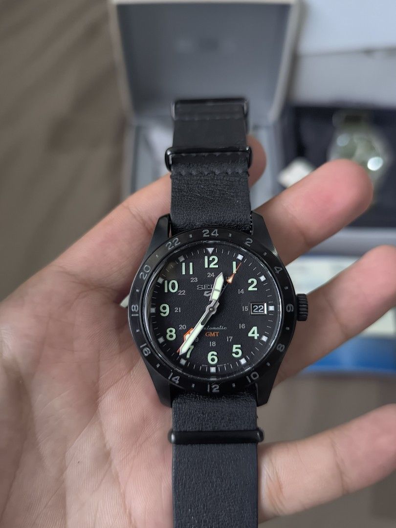 Seiko GMT SSK025K (Category: Men's Watches) located in Iriga City. Submitted by chris569 (Listing ID 1469998542, Image 2). Description: Seiko GMT black SSK025K black Price: ₱10,000 All original parts 4r34 automatic movement 39mm case diameter With replacement box only Open for nationwide shipping via LBC Camarines Sur location Disclaimer: This is a pre-owned watch with normal scratches and signs of use. Please manage your expectations accordingly
