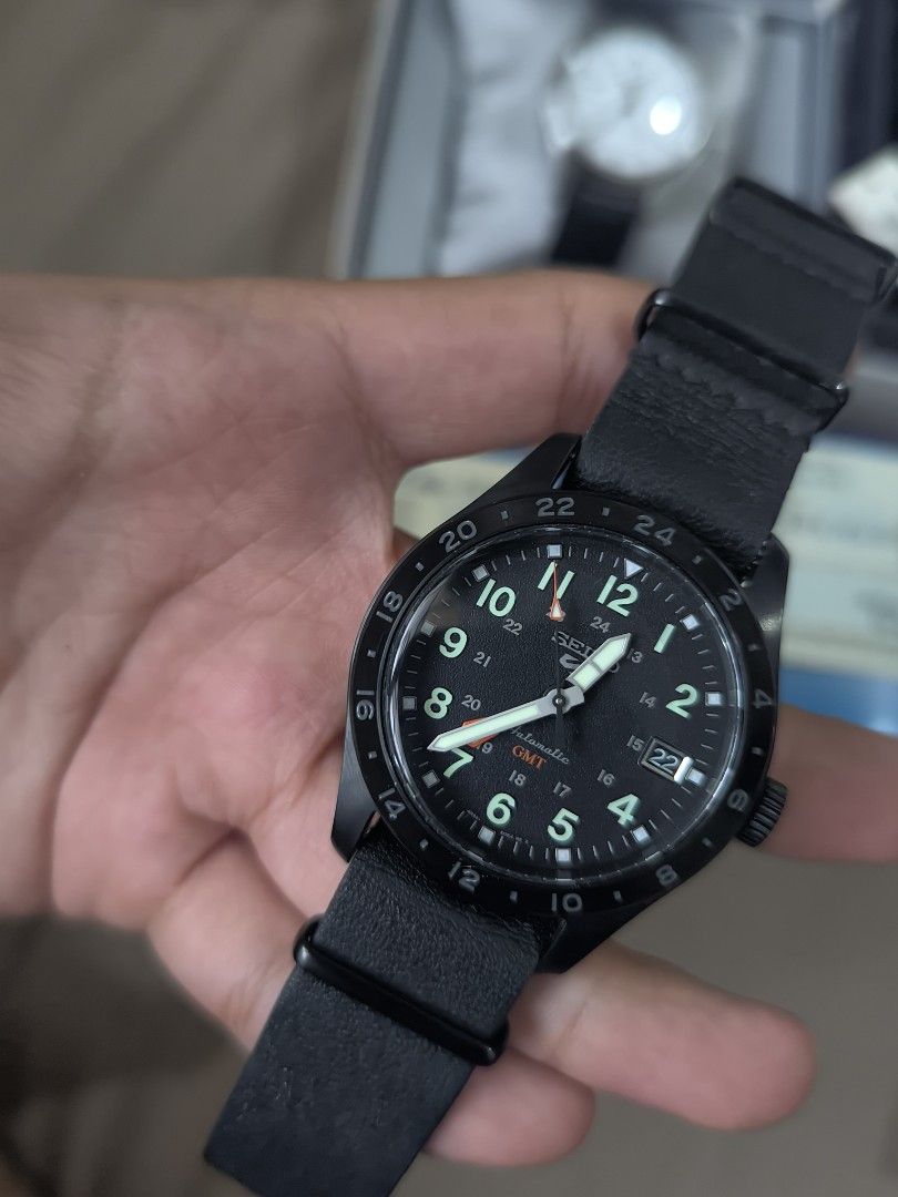 Seiko GMT SSK025K (Category: Men's Watches) located in Iriga City. Submitted by chris569 (Listing ID 1469998542, Image 3). Description: Seiko GMT black SSK025K black Price: ₱10,000 All original parts 4r34 automatic movement 39mm case diameter With replacement box only Open for nationwide shipping via LBC Camarines Sur location Disclaimer: This is a pre-owned watch with normal scratches and signs of use. Please manage your expectations accordingly