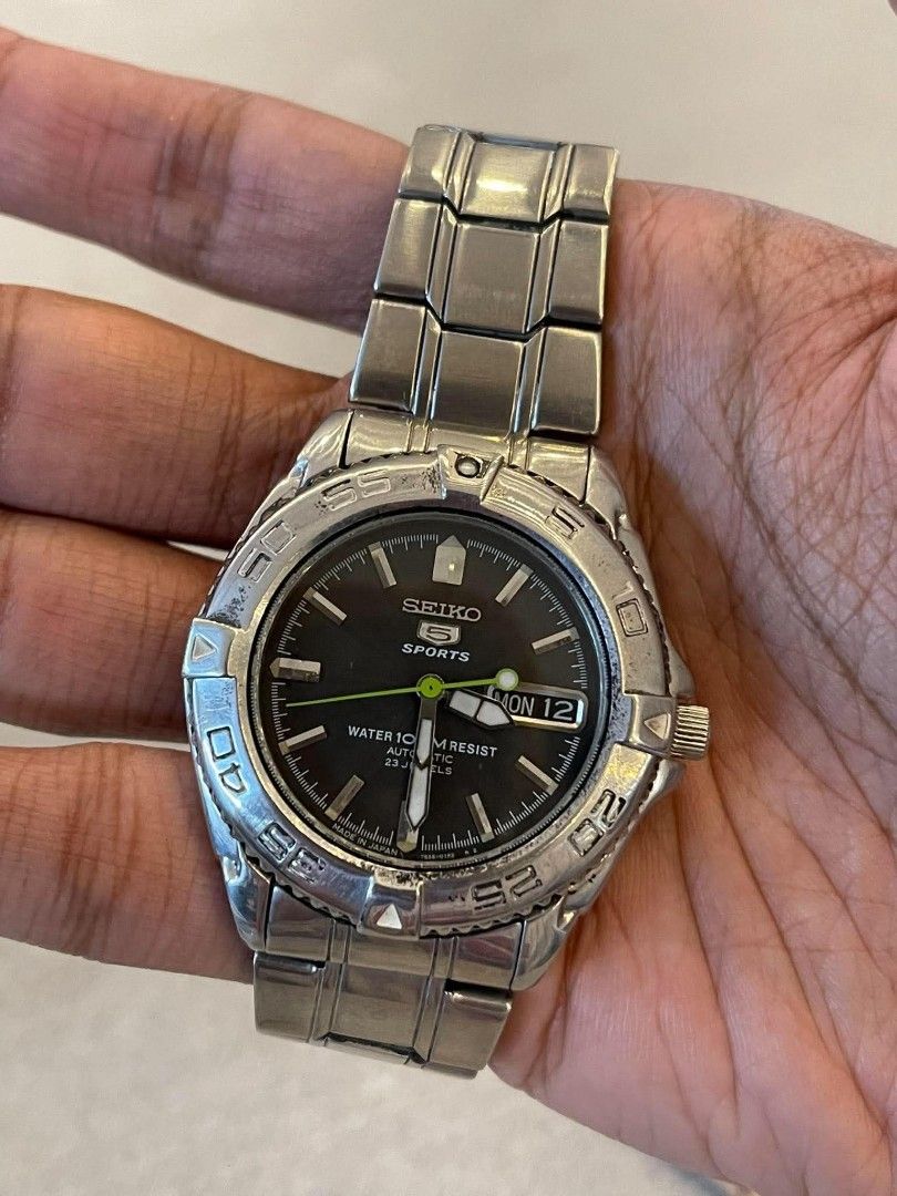 Seiko Sports Automatic Watch (Category: Men's Watches) located in Las Pinas. Submitted by missfaust (Listing ID 1470094535, Image 2). Description: Authentic SEIKO SPORTS 1990’s Newly serviced All working Wag na mag ask kung authentic kasi sinabi ko na na authentic. 100%.