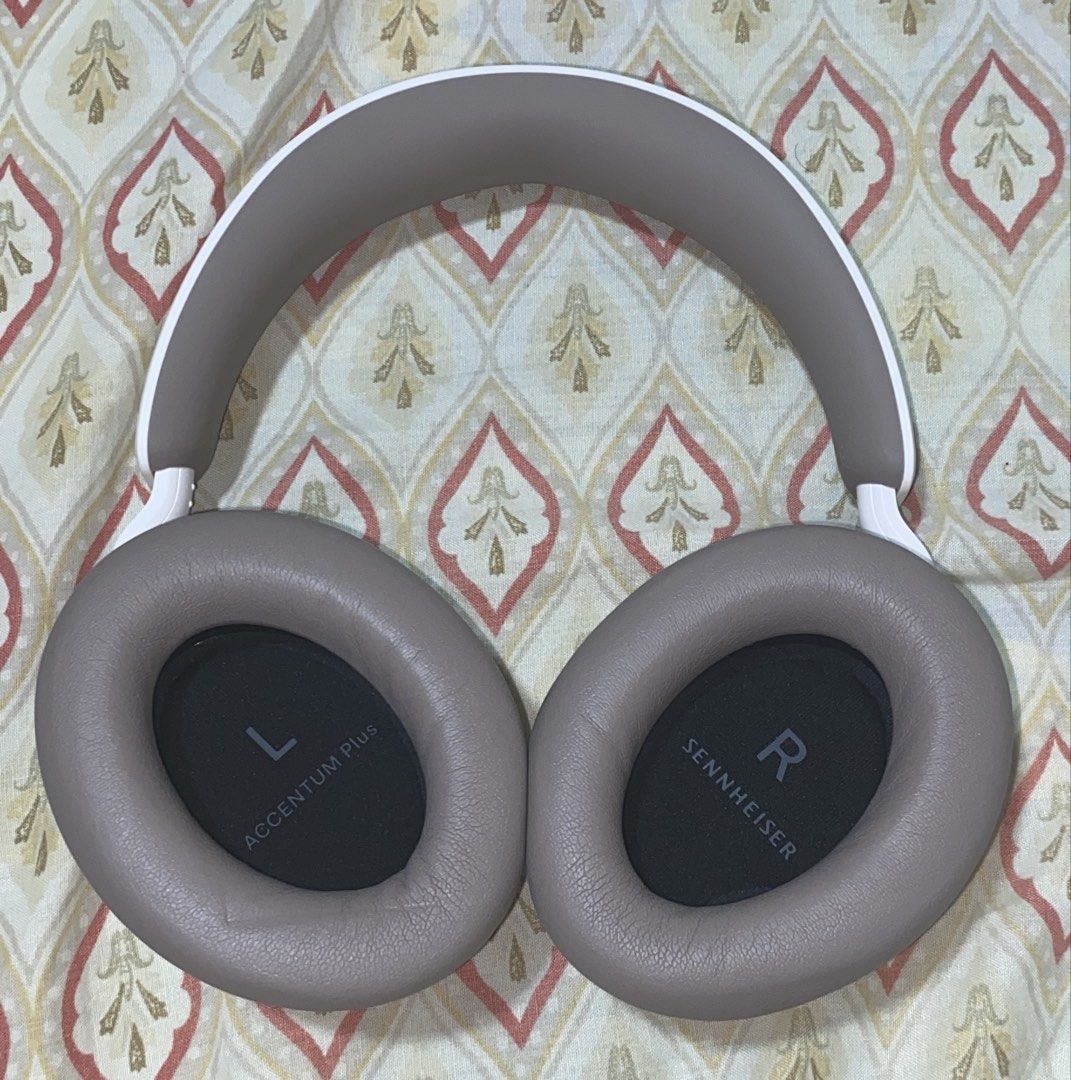 Sennheiser Accentum Plus Headphones (White) (Category: Headphones & Headsets) located in Quezon. Submitted by soela.x (Listing ID 1469964538, Image 3). Description: • Like new • With ANC, Microphone, and Wire • Contains with the Headphone Pouch and Box .