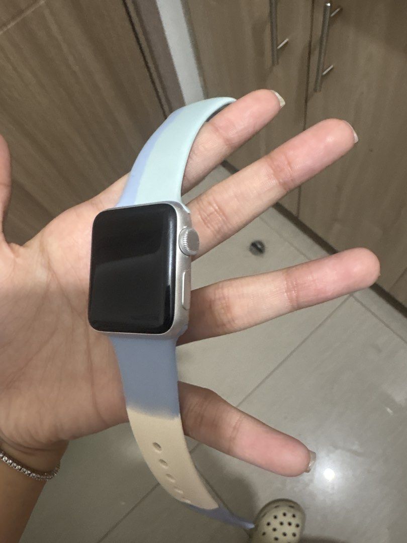 Series 3, second hand Apple watch (Category: Wearables & Smart Watches) located in Manila. Submitted by rodriguesyb (Listing ID 1469995589, Image 2). Description: Series 3 Apple watch - includes strap - includes charger cord .