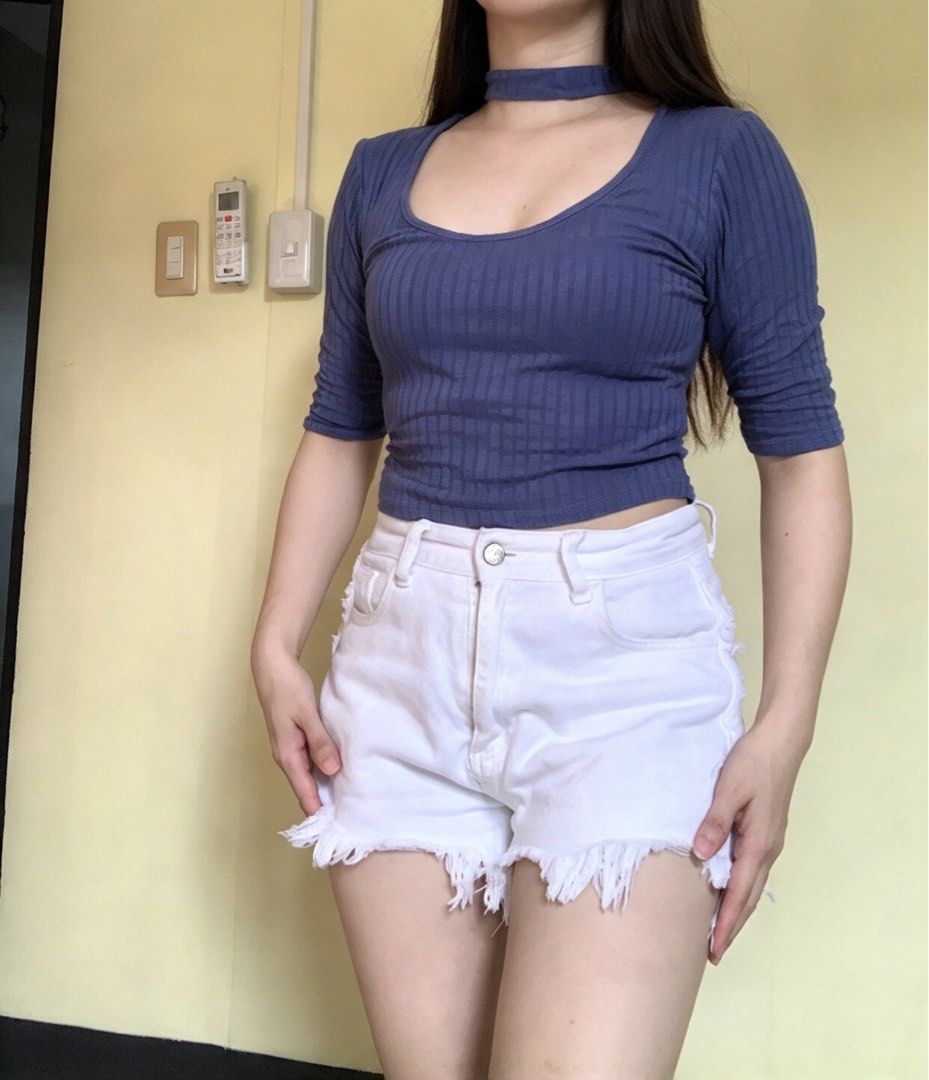 sexy top semi crop size s-m frame (Category: Others Tops) located in Noveleta. Submitted by prelovedmylabs (Listing ID 1469960772, Image 1). Description: kabog outfit.