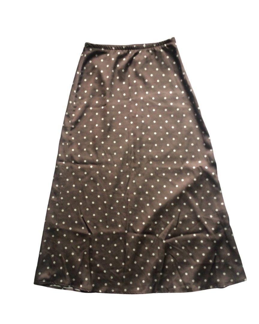 Shein Brown Polka Dot Midi Skirt (Category: Skirts) located in Manila. Submitted by shop.airens (Listing ID 1469974674, Image 1). Description: Size: XXS (fits waist 23-25 inches) Side zipper .