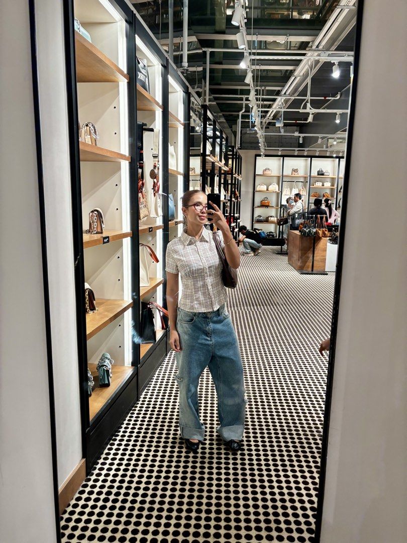 Shein checkered top (Category: Blouses) located in Makati City. Submitted by irenevc (Listing ID 1470122159, Image 1). Description: Used once sa pic Great fit. Ayaw ko sana ilet go but I don’t see myself wearing it again anytime soon.