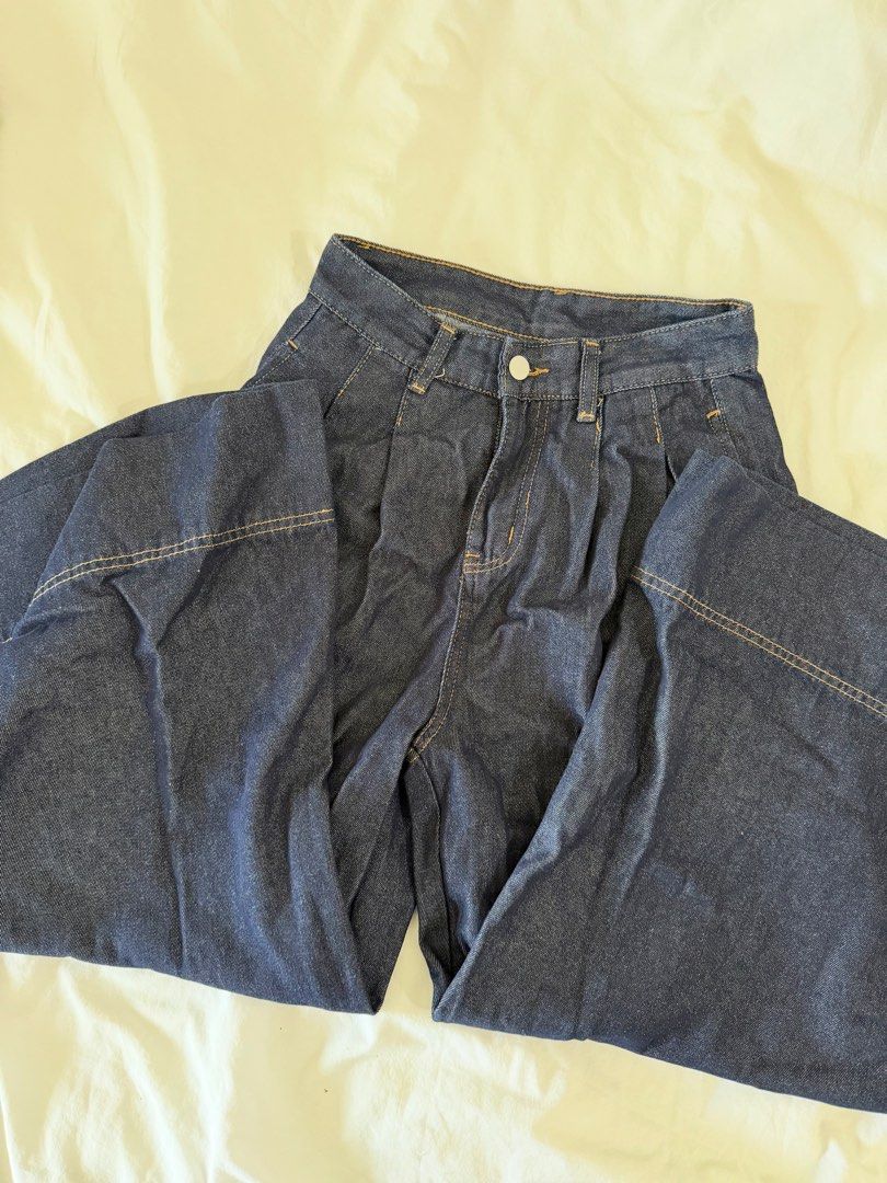 shein highwaisted navy jeans (Category: Jeans) located in Manila. Submitted by nicswhuut (Listing ID 1470117775, Image 1). Description: 📌can do lalamove (manila area only!) 📌j&t for outside manila 📌mop: gcash, maya, or metrobank 📌loc: sampaloc, manila 📌lp are posted UNLESS u r getting 2 or more items then i can give discount 🤗.