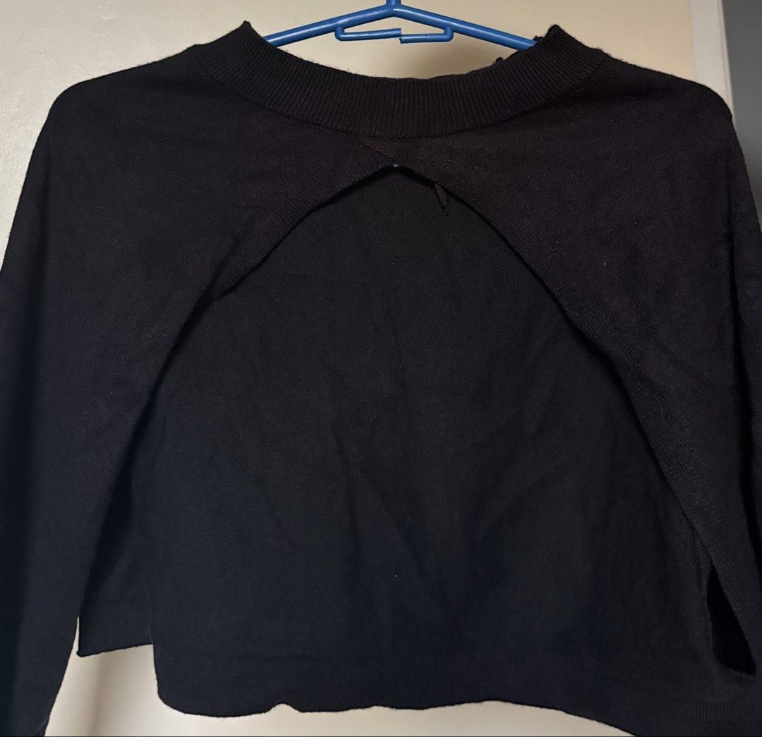 Shrug /Cold Shoulder Top (Category: Longsleeves) located in Quezon City. Submitted by ditsysss (Listing ID 1470045436, Image 3). Description: cropped garment designed primarily to provide arm coverage and light warmth without hiding or altering the rest of your outfit free for any 2 purchases.