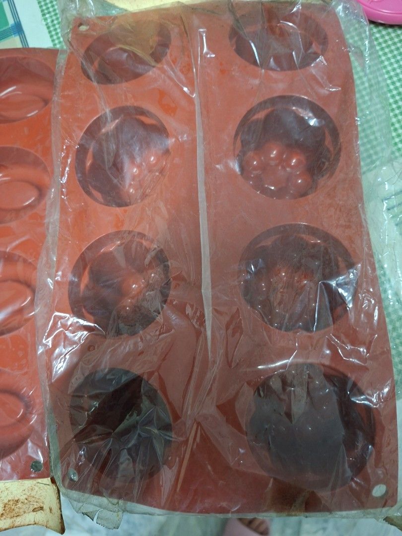 Silicone Baking Molds (Category: Bakeware) located in Manila. Submitted by mochibibi (Listing ID 1469955757, Image 3). Description: Food grade silicone molds bundle for baking or crafting 4pc bundle. Take all for 200 or if per piece 60/pc.