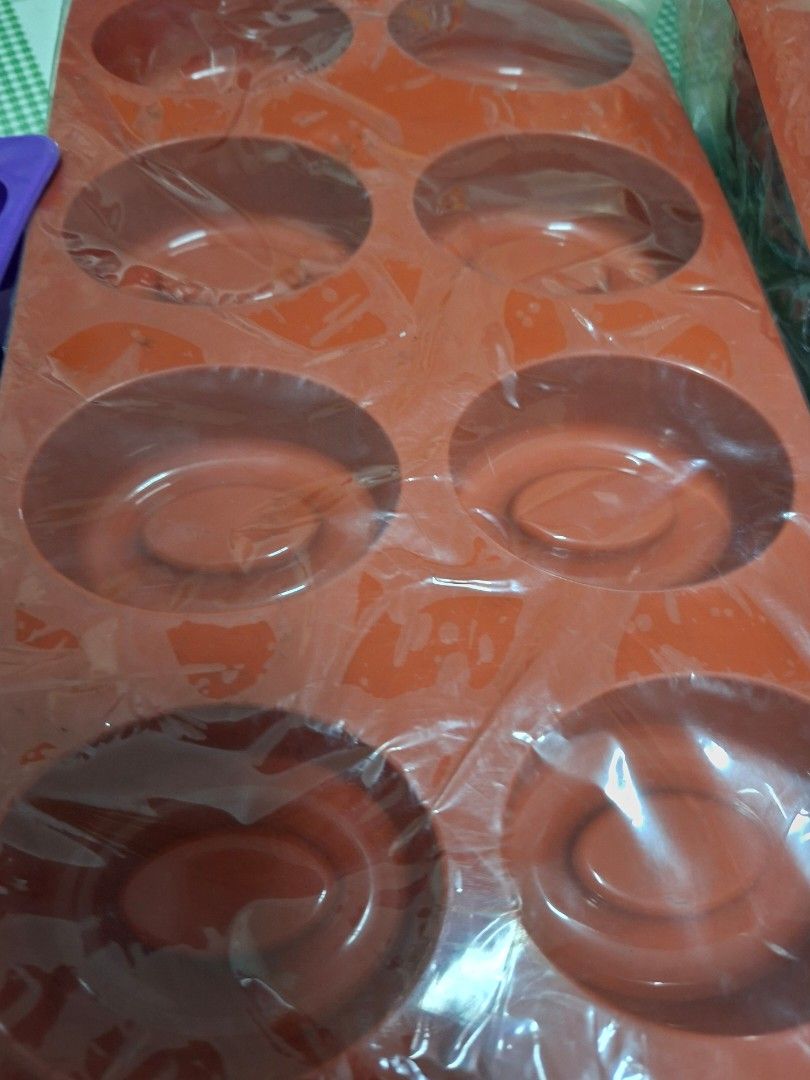 Silicone Baking Molds (Category: Bakeware) located in Manila. Submitted by mochibibi (Listing ID 1469955757, Image 2). Description: Food grade silicone molds bundle for baking or crafting 4pc bundle. Take all for 200 or if per piece 60/pc.