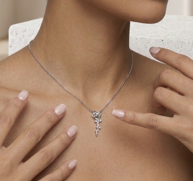 Silver Diamond Rose Pendant Necklace (Category: Necklaces) located in Manila. Submitted by preloveditems595 (Listing ID 1469991766, Image 1). Description: Preloved.