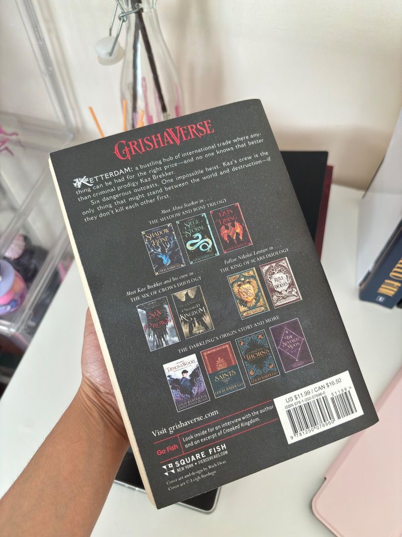 Six of Crows by Leigh Bardugo (Category: Storybooks) located in Imus. Submitted by thebookafterromantasy (Listing ID 1470002907, Image 3). Description: 🌙 THE BOOK AFTER | PRELOVED BOOKS 📖 SIX OF CROWS by Leigh Bardugo Format: Paperback Condition: Good Reading Status: Unread ✨ Book Condition: Personally owned and kept on bookshelf Never read Cover is in good overall condition Pages are intact Visible yellowing/browning along the page edges Light