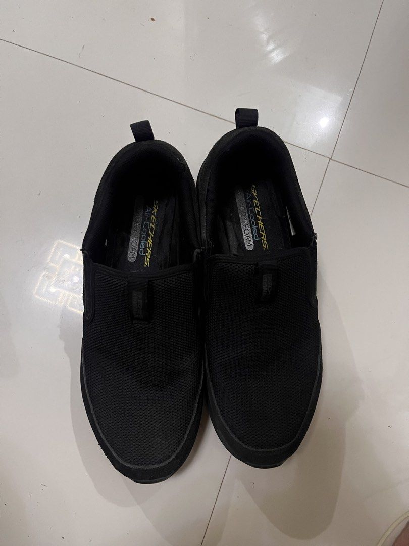 Skechers Go Walk Outdoor (Category: Casual Shoes) located in Manila. Submitted by re.w0rn (Listing ID 1470117065, Image 1). Description: Skechers Go Walk Outdoor anti-slip.