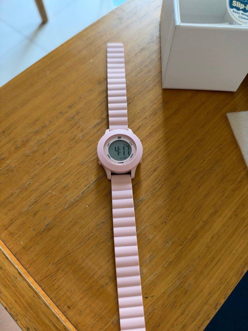 Skechers Rosencrans Magnetic Closure (Category: Women's Watches) located in Mandaluyong City. Submitted by kmxhealy (Listing ID 1470031410, Image 2). Description: Skechers digital watch in pink. Easy magnetic closure strap design. Round face with clear display. Original black Skechers box and packaging included. Great everyday casual watch, very convenient to slip on and off..