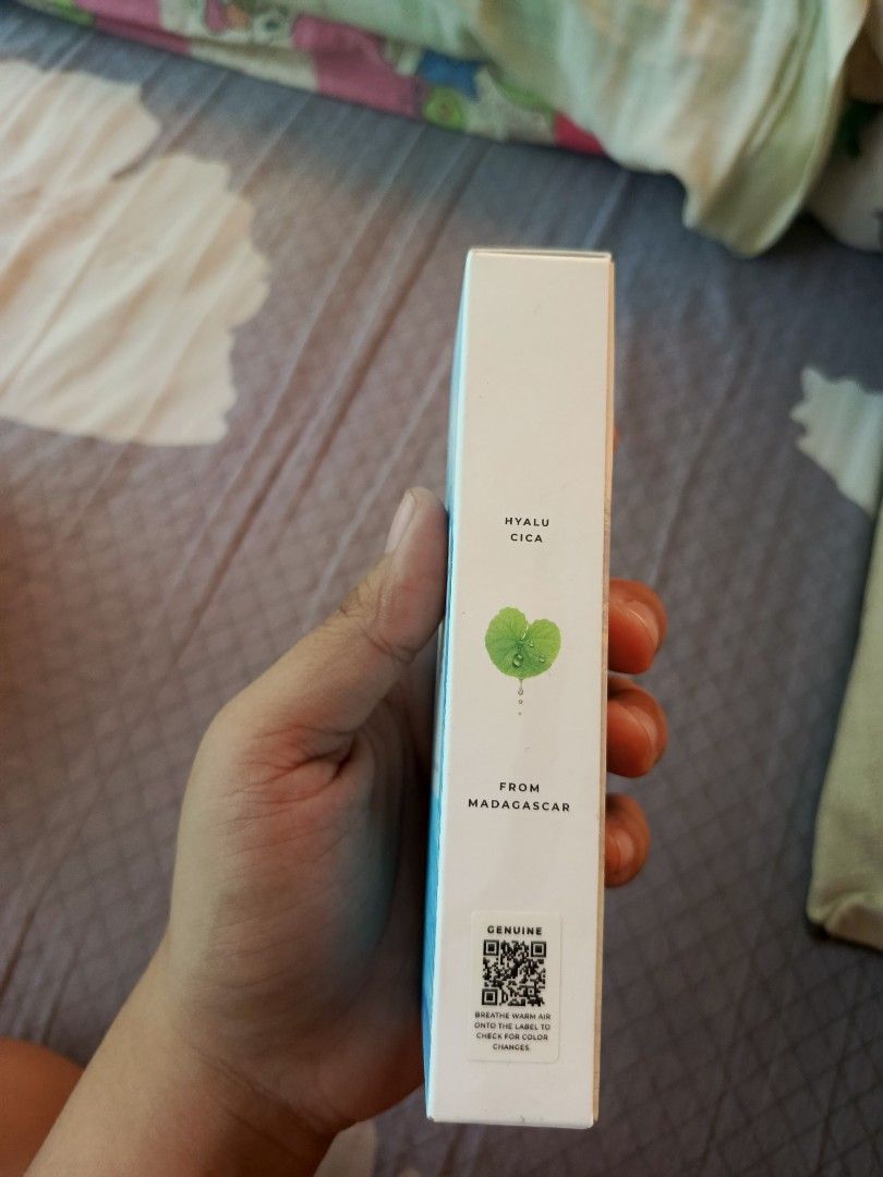 SKIN1004 Madagascar Centella Hyalu-Cica Water-Fit Sun Serum 50ml ...