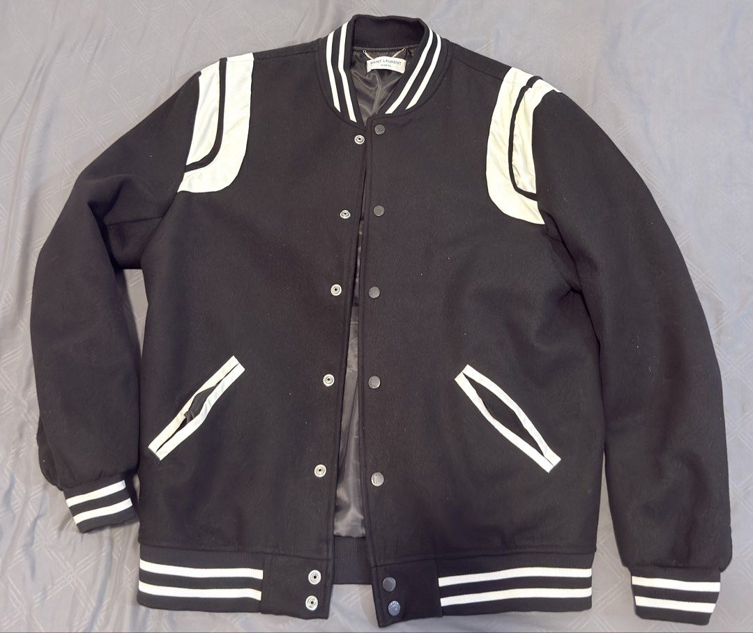SL Jacket (Category: Coats, Jackets and Outerwear) located in Sepang. Submitted by mosthandsomeguy (Listing ID 1470111794, Image 1). Description: Selling reason: Rarely wear, bought 3 years ago just wear 2-3 times. Looks like new Size 50 L, I m 95kg 177cm Sold as-is, no returns or refunds due to change of mind.