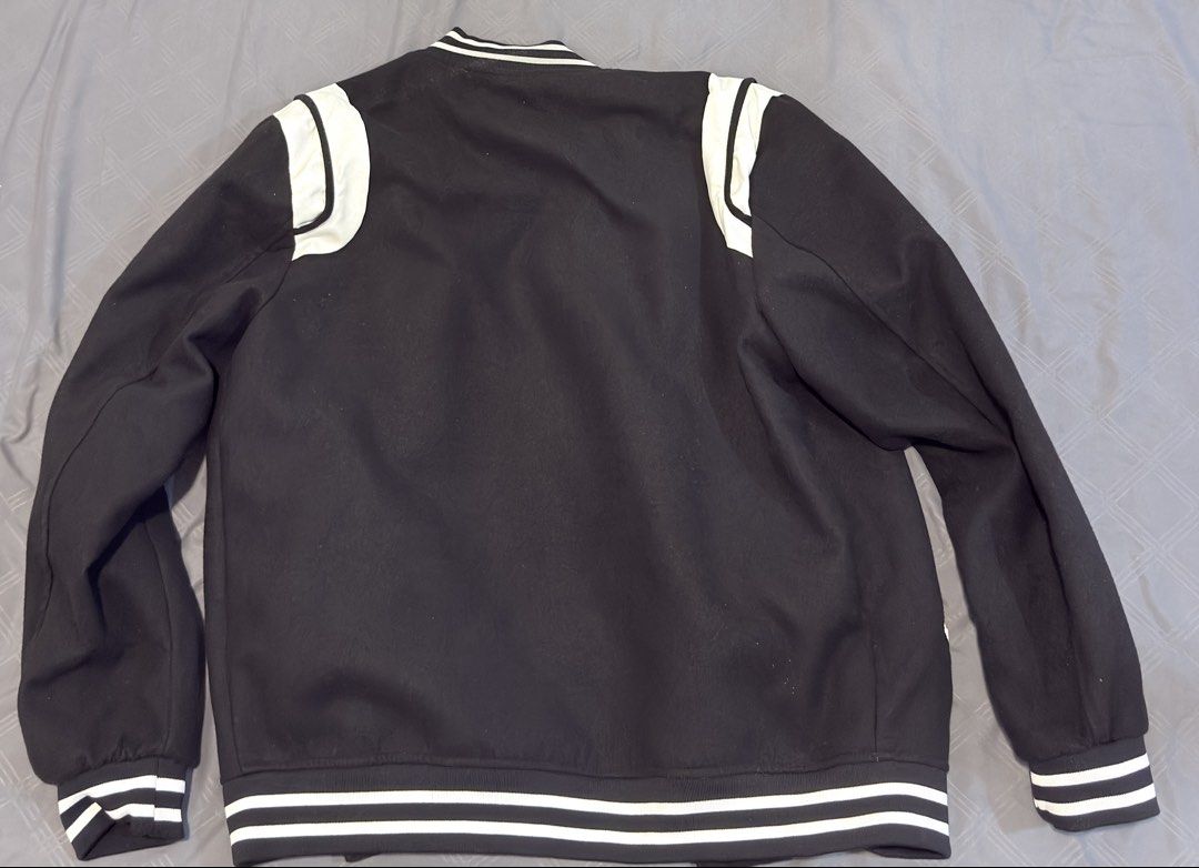 SL Jacket (Category: Coats, Jackets and Outerwear) located in Sepang. Submitted by mosthandsomeguy (Listing ID 1470111794, Image 3). Description: Selling reason: Rarely wear, bought 3 years ago just wear 2-3 times. Looks like new Size 50 L, I m 95kg 177cm Sold as-is, no returns or refunds due to change of mind.