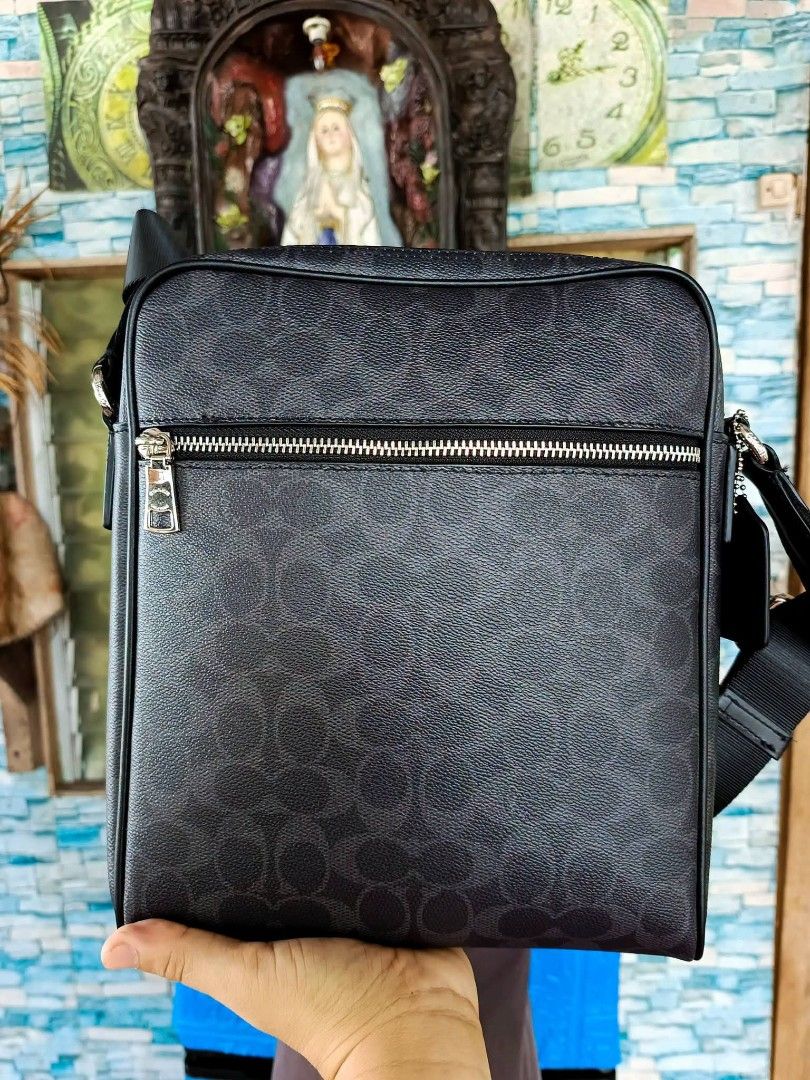 sling bag (Category: Sling Bags) located in Ozamiz City. Submitted by kapesteba112457 (Listing ID 1469976295, Image 2). Description: for.men!! pasok pang regalo for only 3800.. flawless.. selected preloved bag from japan/korea.. made in vietnam sa tagged.