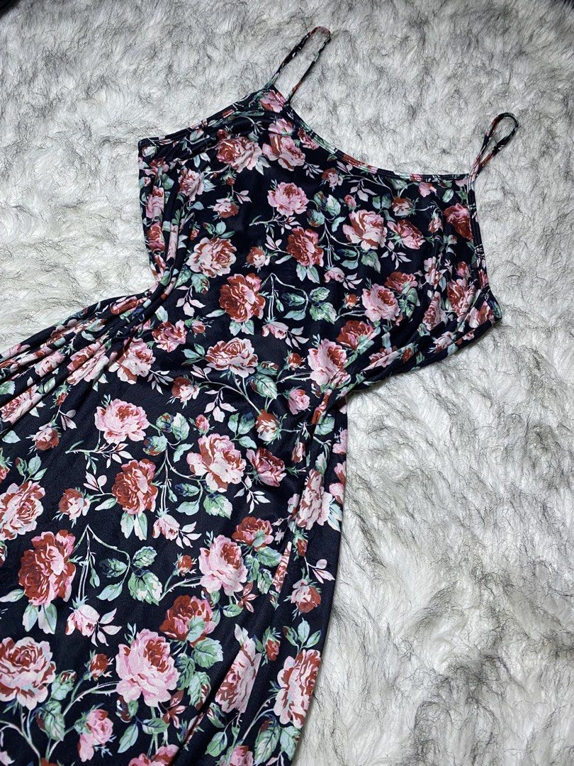 Slip dress (xlarge) (Category: Undergarments & Loungewear) located in Manila. Submitted by csjlgen (Listing ID 1470058580, Image 3). Description: Stretchy.