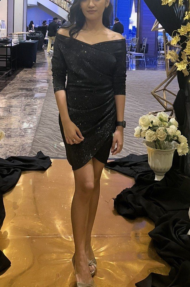 Small Black Shiny Dress (Category: Dresses) located in Santa Rosa. Submitted by maaarrriieela (Listing ID 1469967829, Image 3). Description: Used once Stretchable.