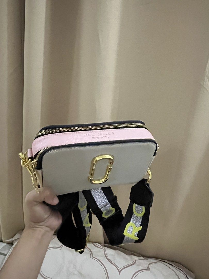 Snapshot Camera Bag NGA (Category: Cross-body Bags) located in Manila. Submitted by princess.01.1 (Listing ID 1470058008, Image 3). Description: NGA bought it at a thrift shop J&t only +75sf.
